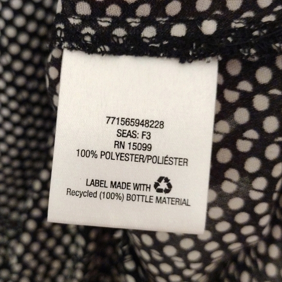 Covington - Dotted Print Sleeveless Blouse - Picture 13 of 14